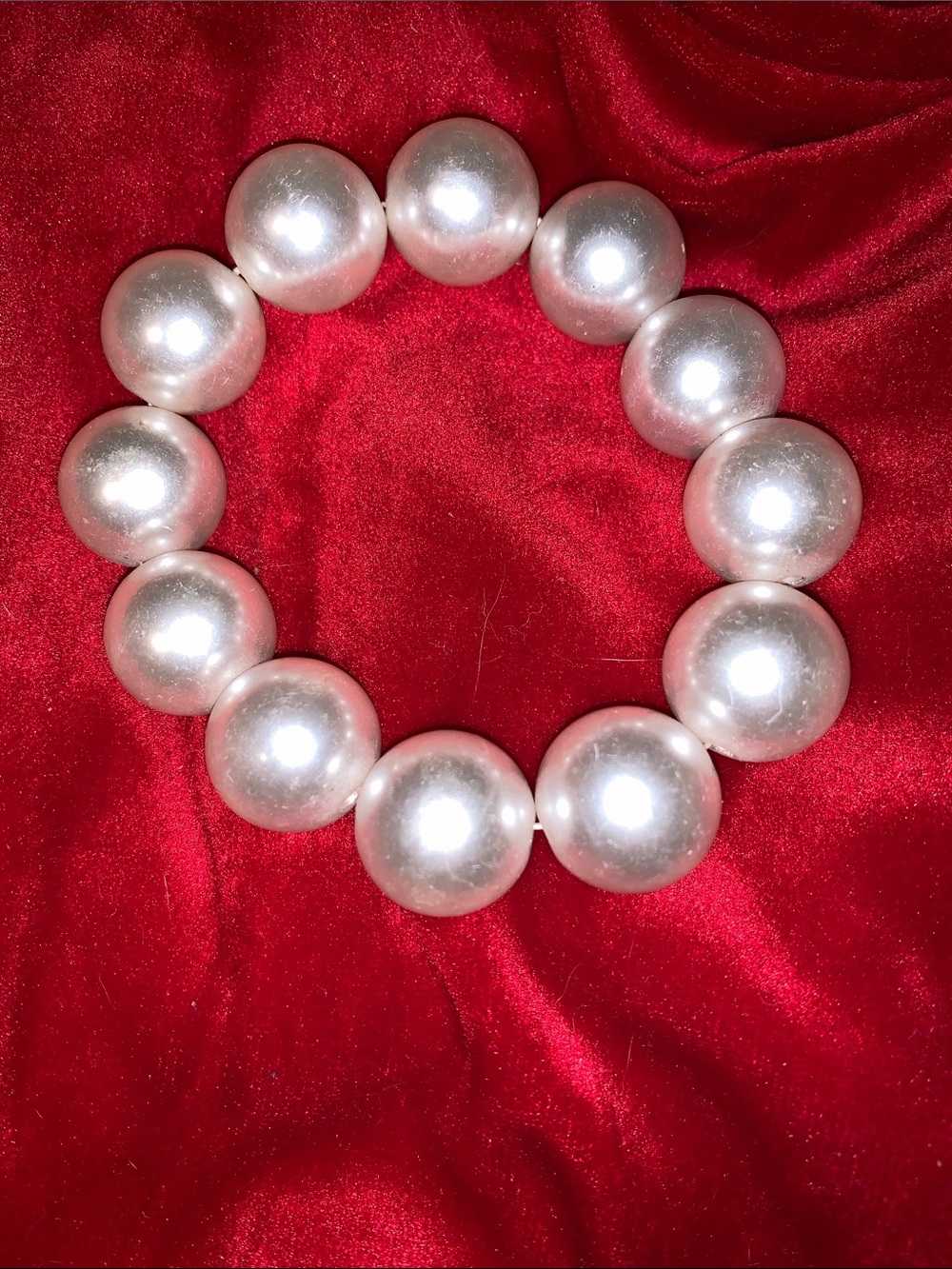 Lustrous Chunky White Pearl Stretch Bracelet for Women